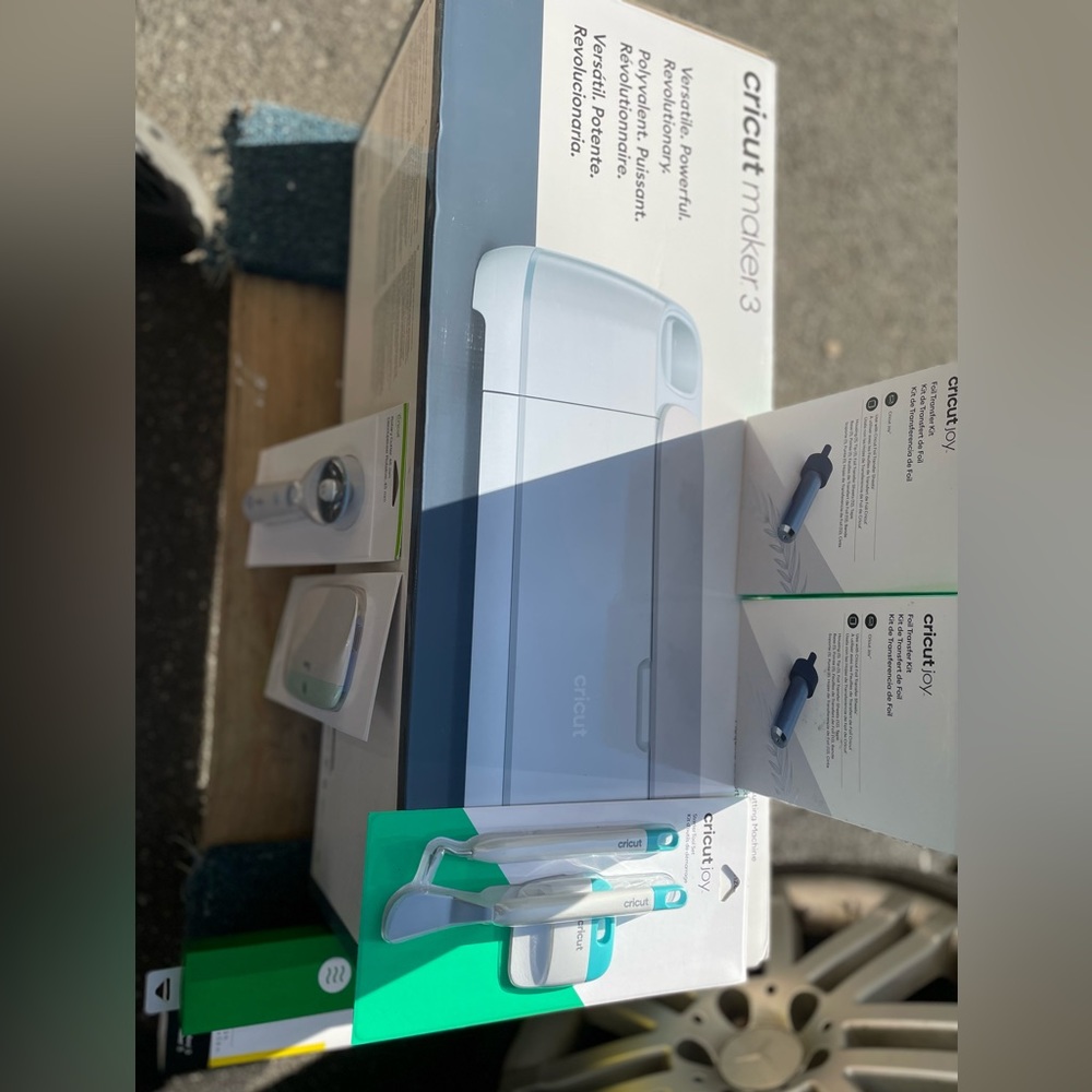 Brand new Cricut maker 3